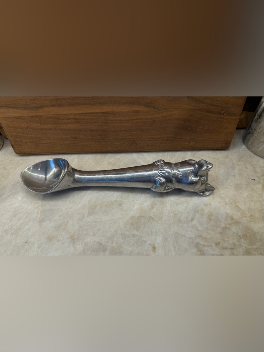 Vintage Arthur Court 2005 Pig aluminum
ice cream scoop
